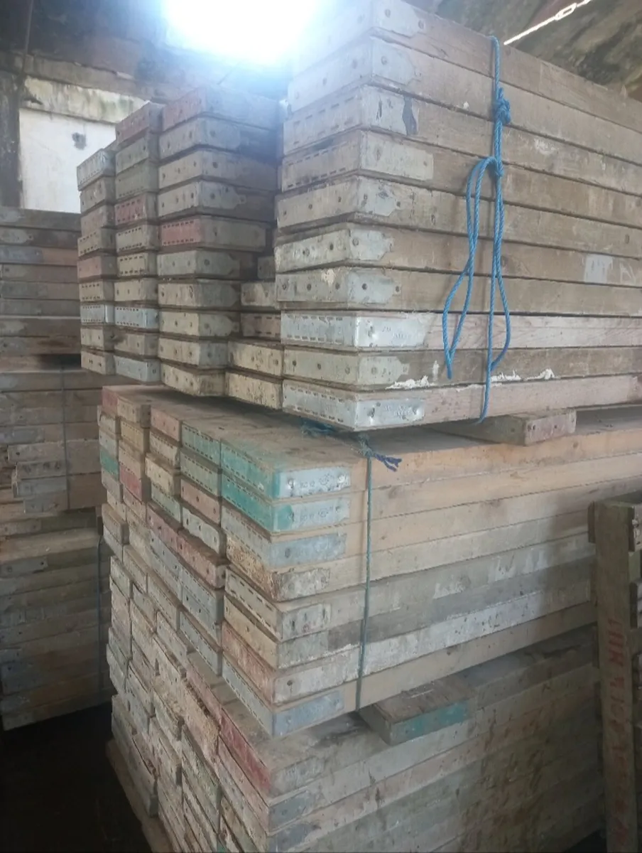 Graded 2nd scf planks 11euro - Image 1
