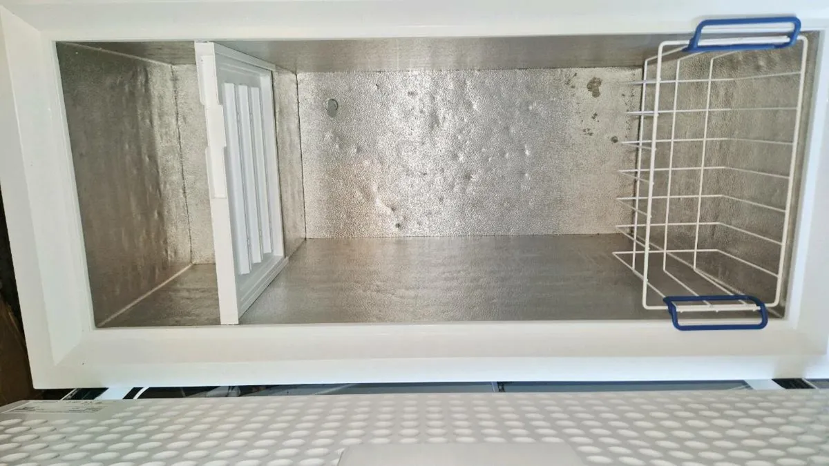 Chest Freezer - Image 2