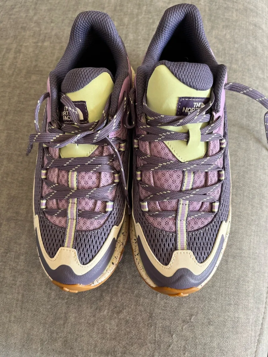 North Face runners - Image 1