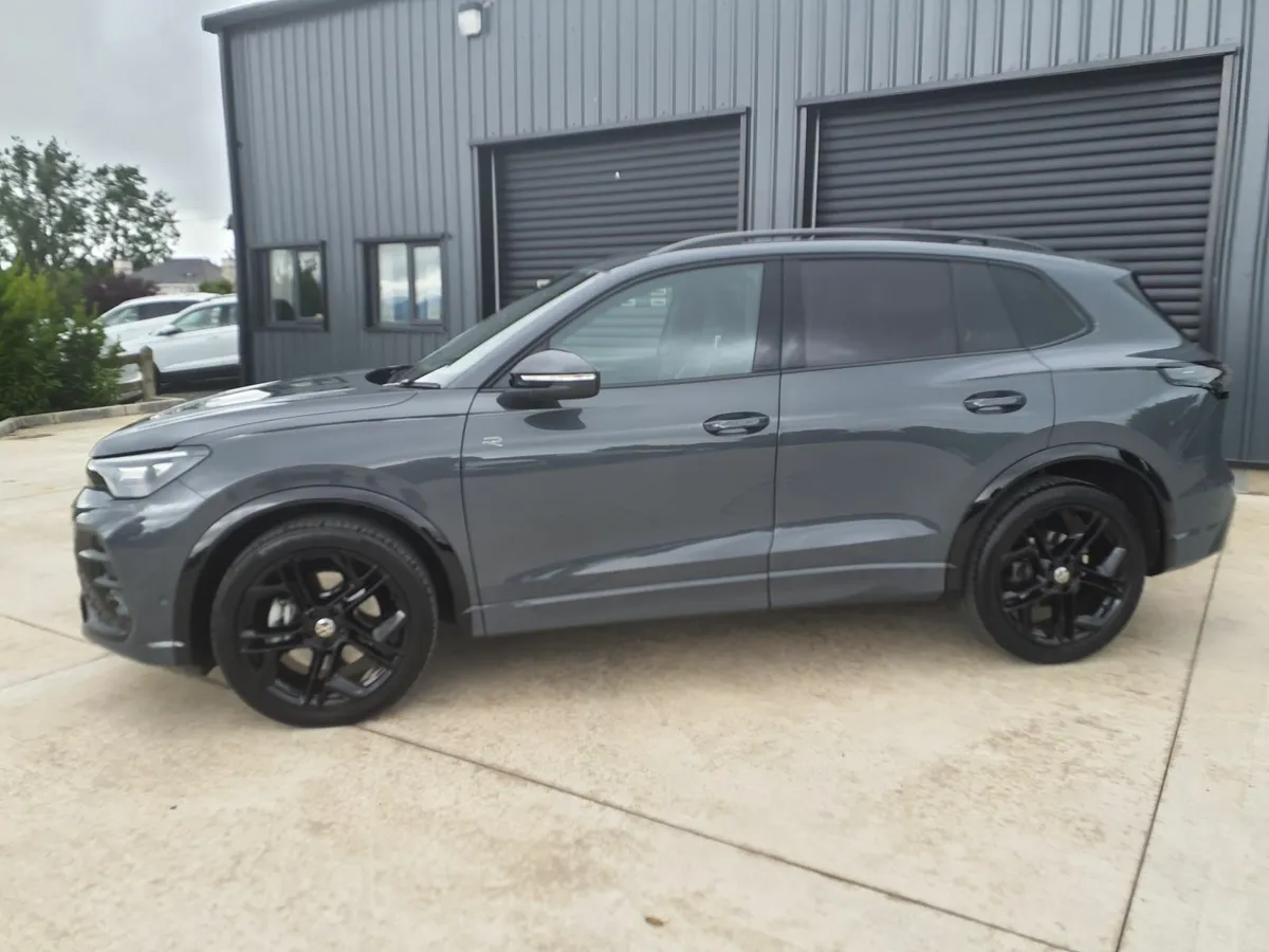 2024 Volkswagen Tiguan R-Line TDi - Image 2