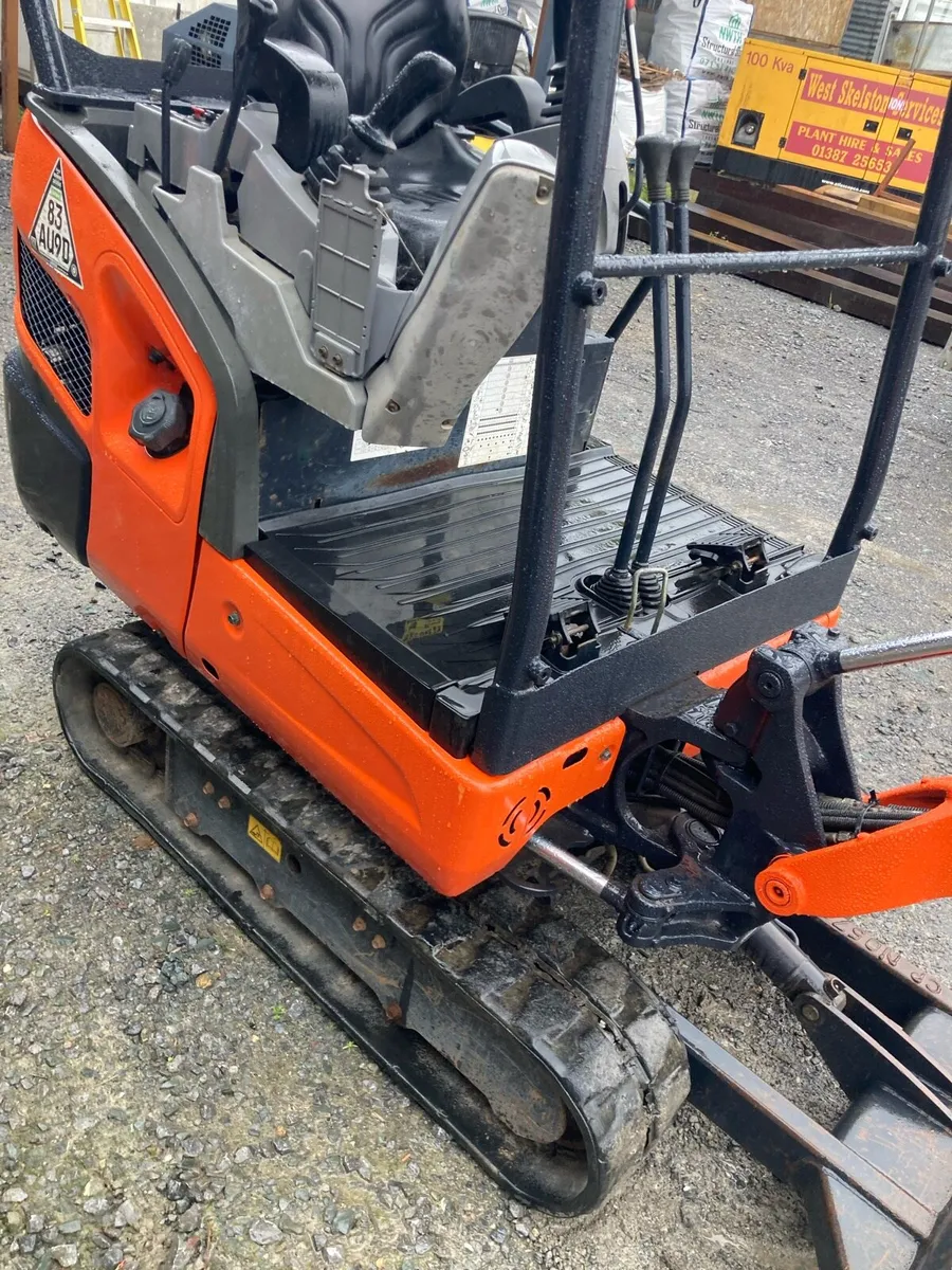 Kubota KX015-4 mini digger Bomag roller - Image 4