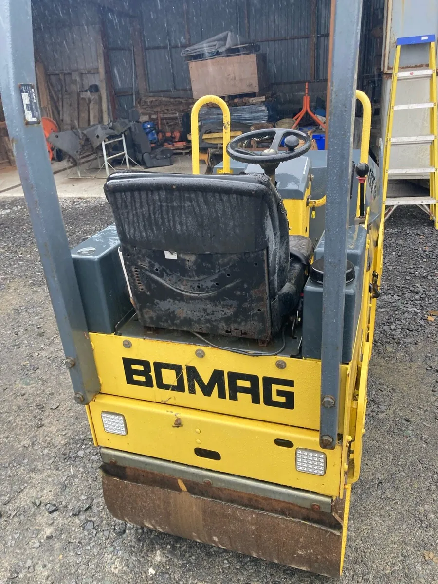 Bomag 800 Roller & Breaker - Image 1