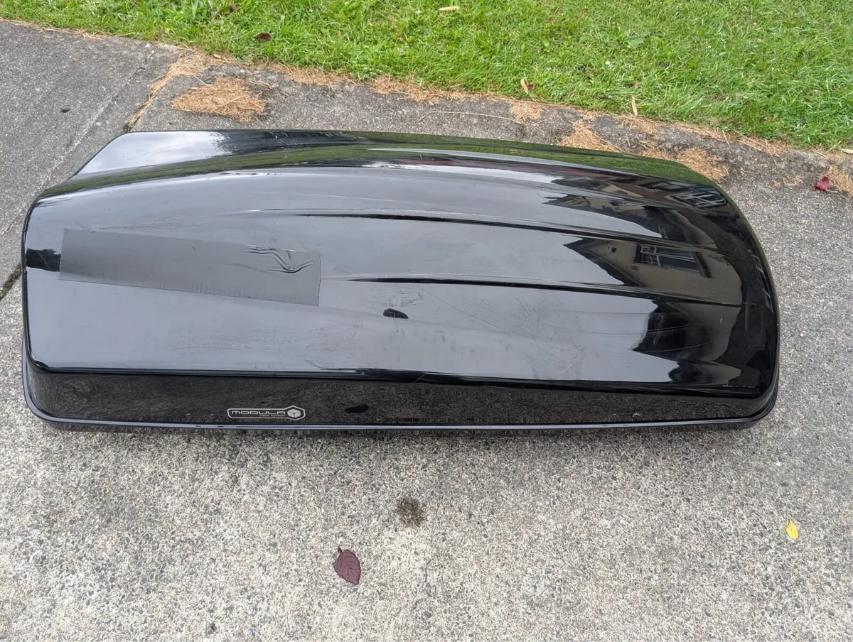Roof box - Image 2