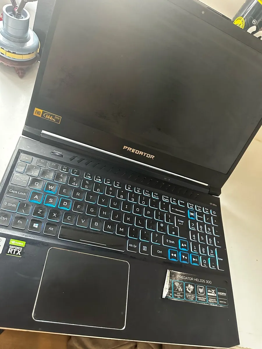 Acer predator Helios 3000 - Image 2
