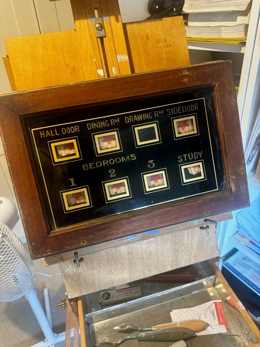Vintage ‘Servant’ Bell Box - Image 1