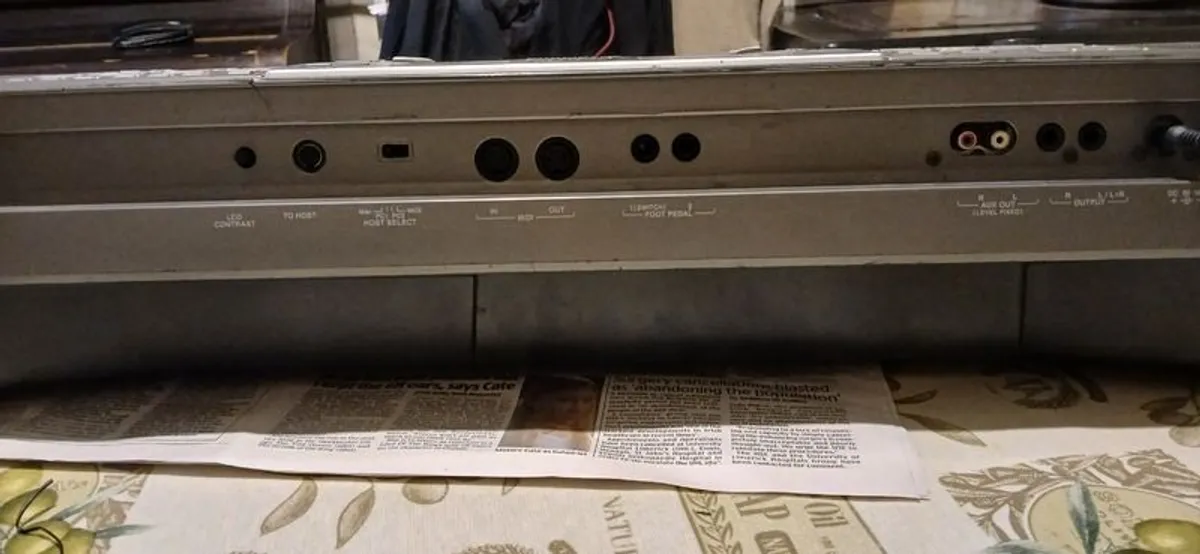 Yamaha PSR1000 Keyboard - Image 2
