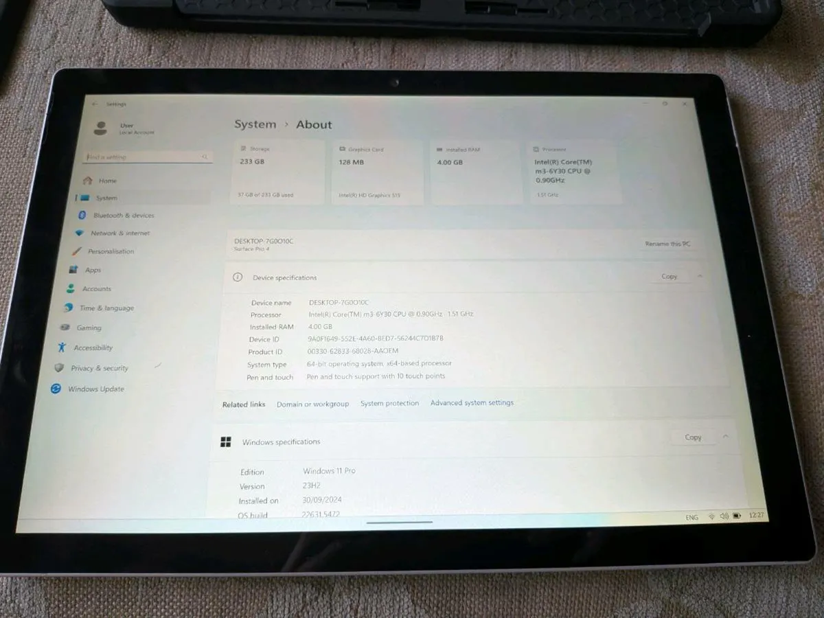 Microsoft Surface Pro 4 m3 256gb SSD 4gb RAM - Image 2