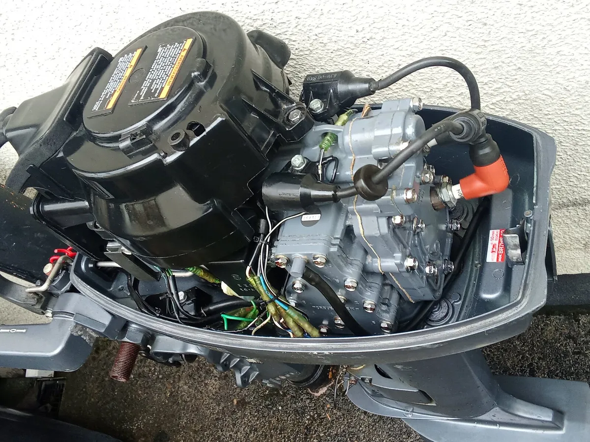 2-stroke outboard YAMAHA-9,9- hp - Image 3