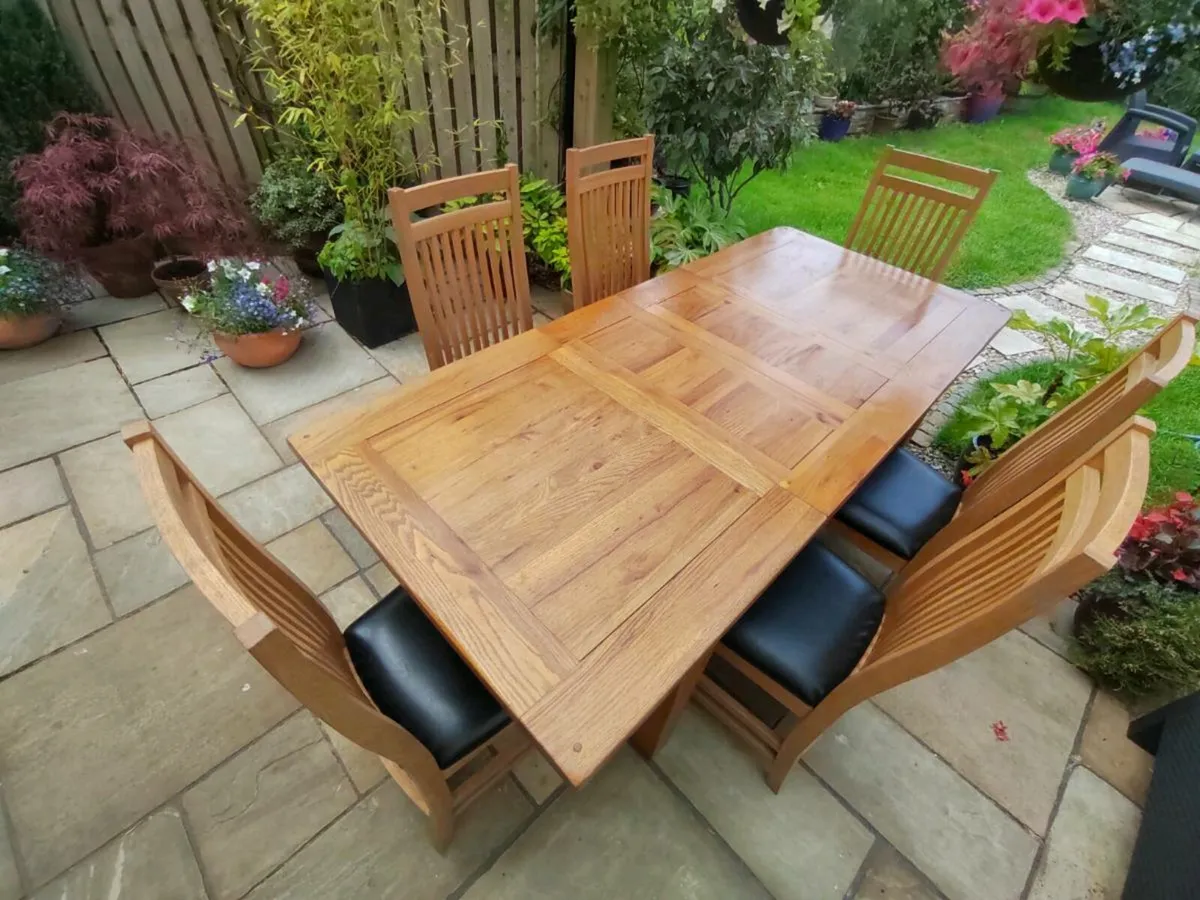 Oak table - Image 1