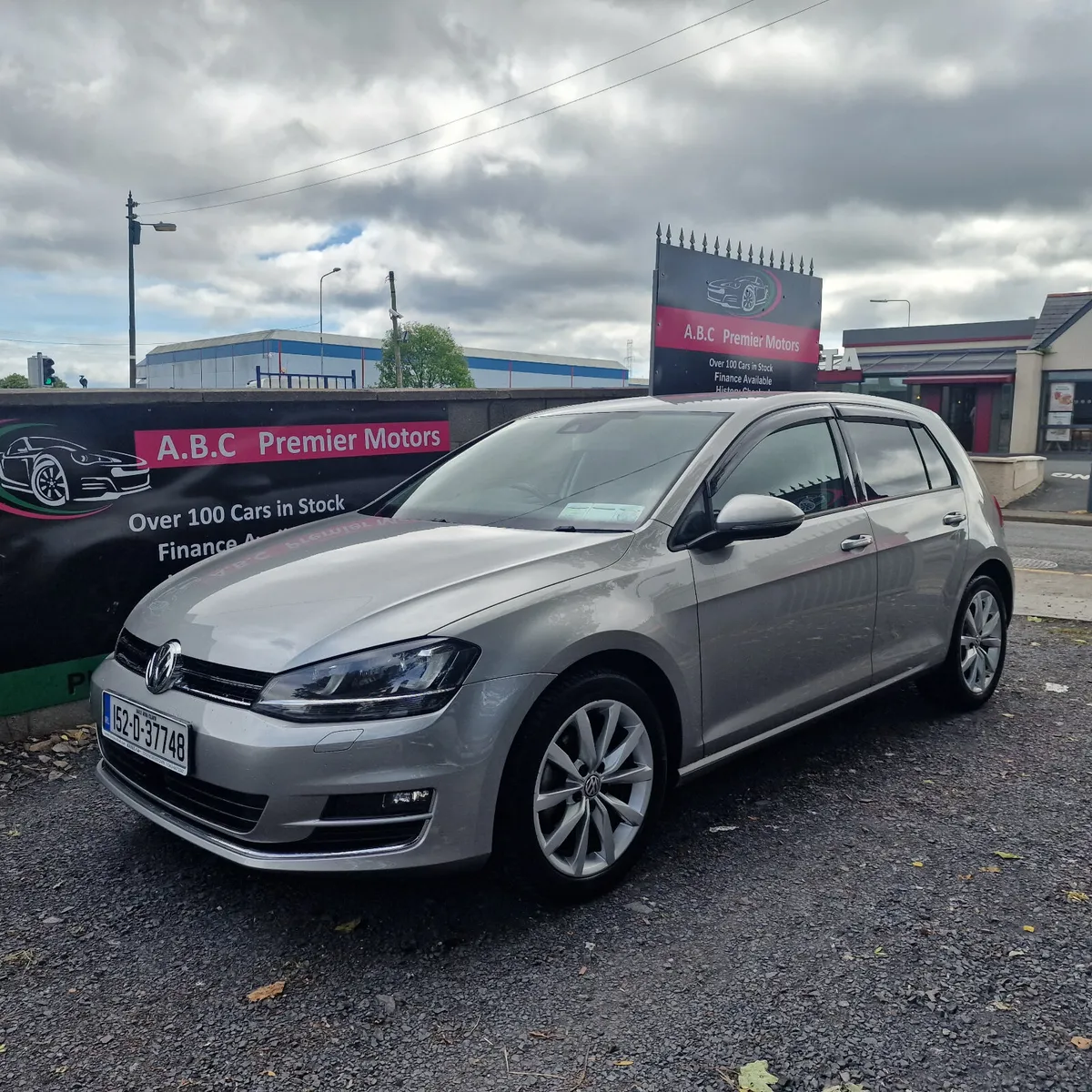 Volkswagen Golf 2015 Automatic - Image 2