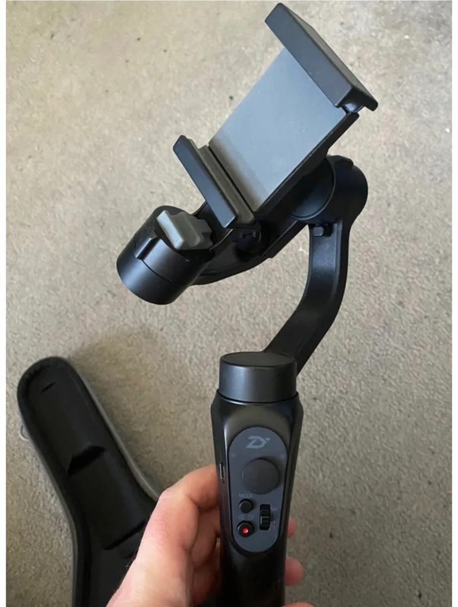 Zhiyun Smooth-Q iPhone Gimbal with tripod - Image 2