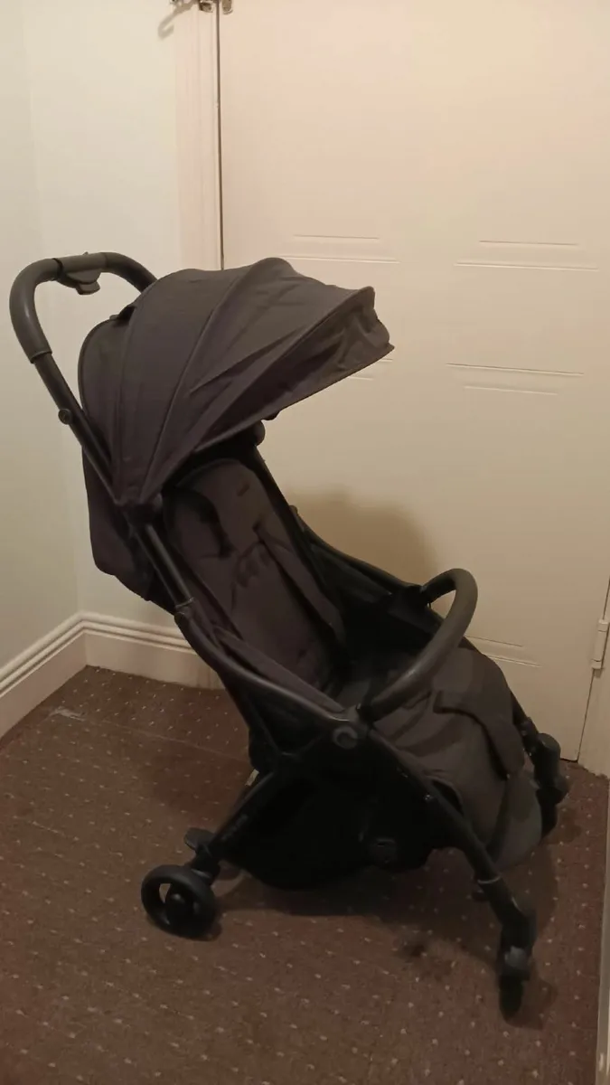 Stroller - Image 2