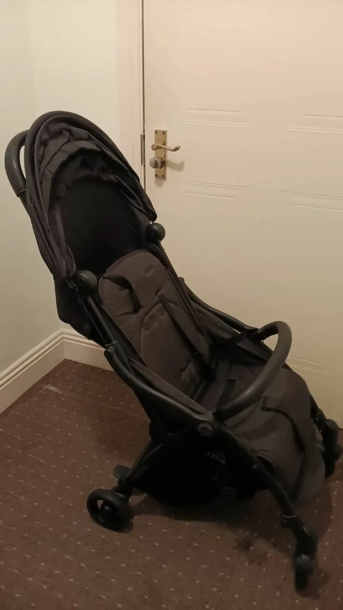 Stroller - Image 3