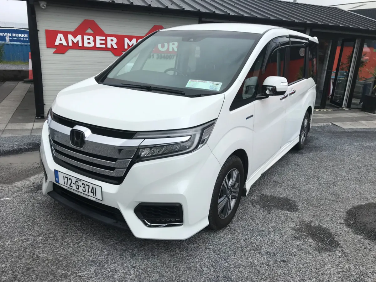 2017 Honda Stepwagon 7 Seater - Image 2