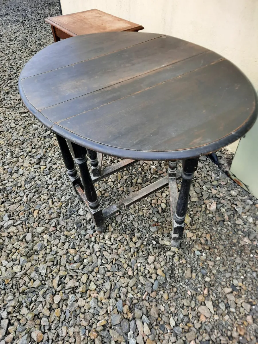 Antique table - Image 1