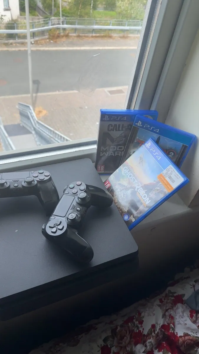 PS4 slim 500Go - Image 3