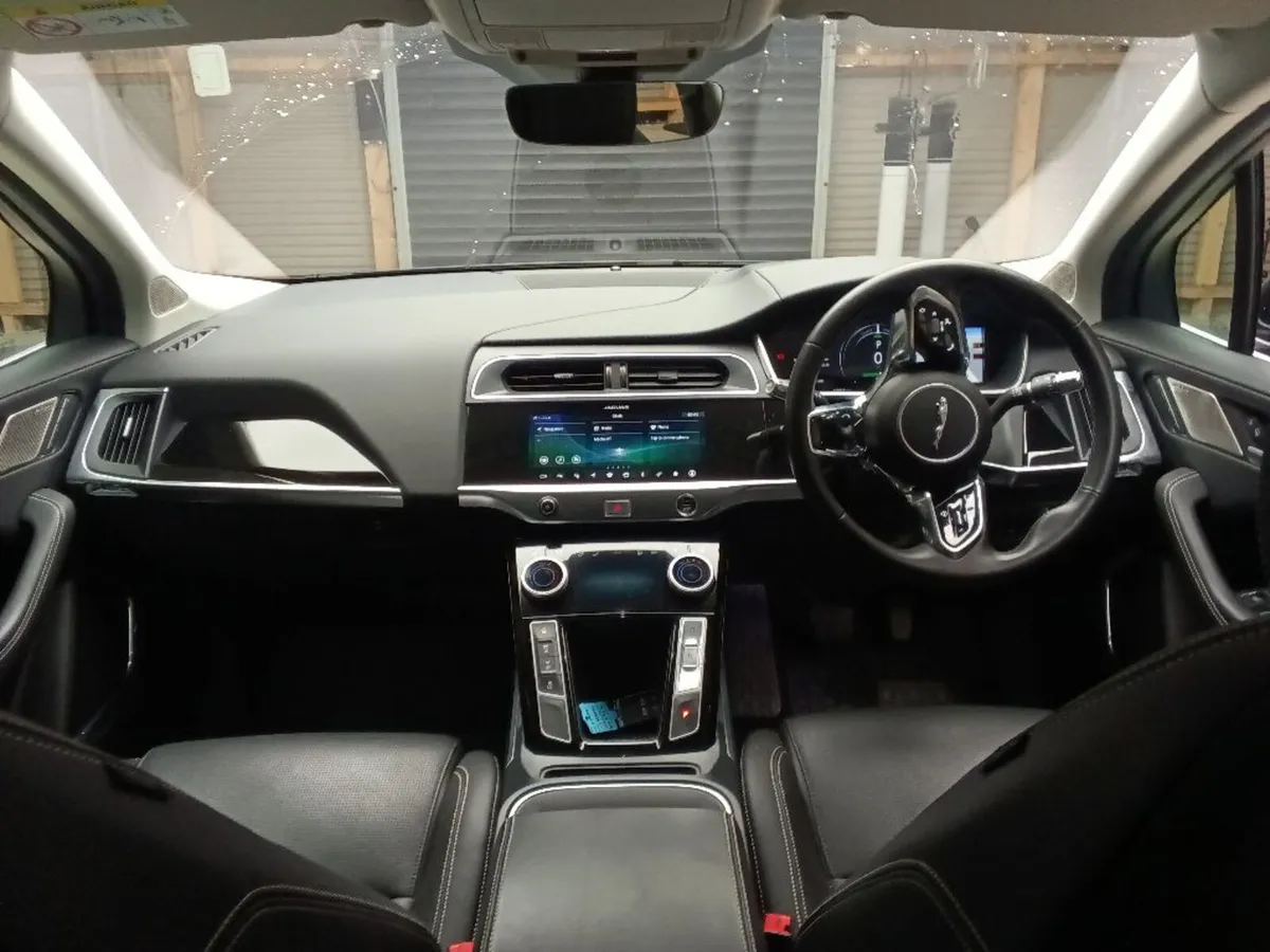 JAGUAR I-PACE EV400 HSE / HIGH SPEC / PAN SUNROOF - Image 2