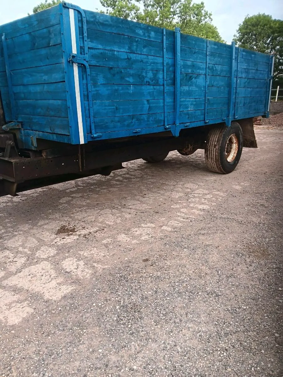 Trailer - Image 2