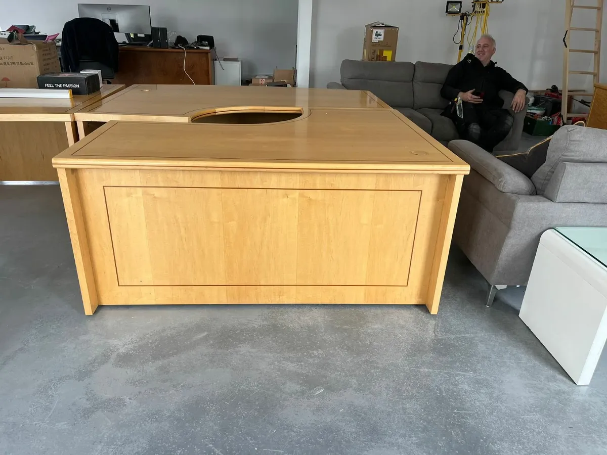 Office chair & pro desk new..delivered - Image 2