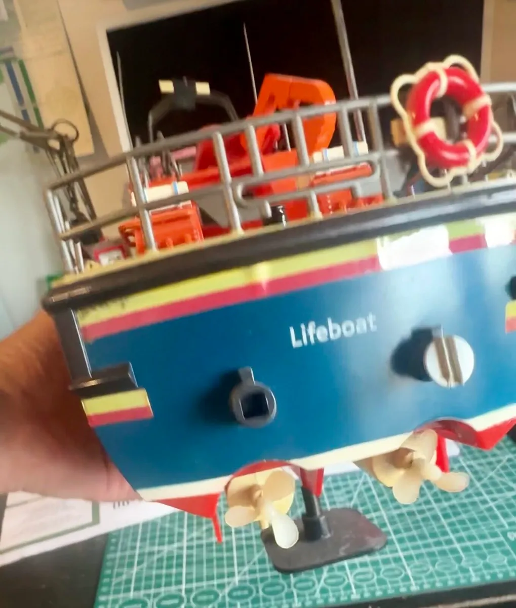 Remote Control Lifeboat - Image 3