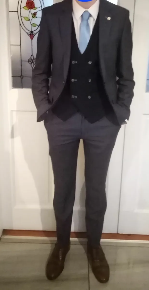 Suit - Image 3