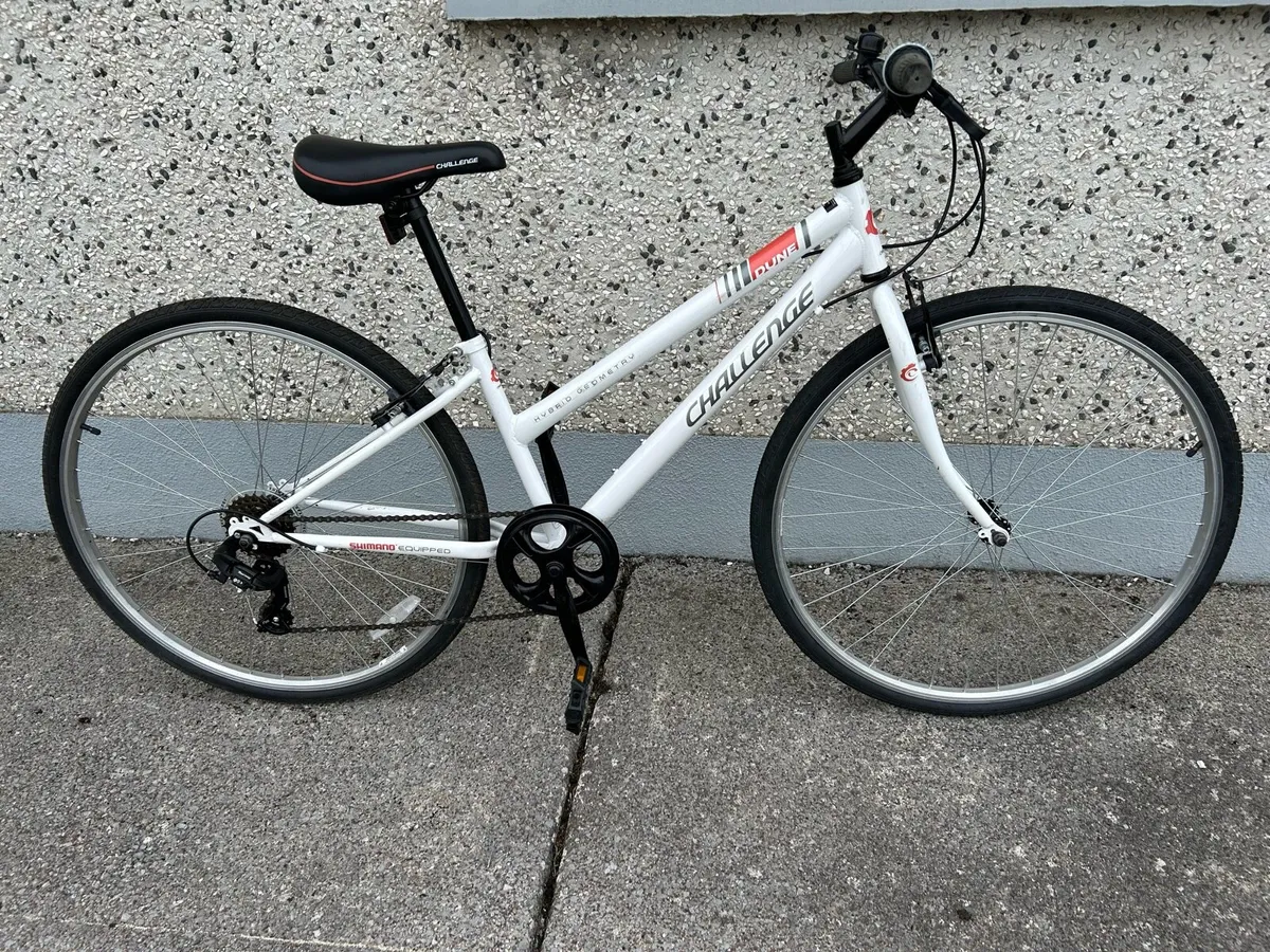 Challenge Hybrid Bicycle - Image 1