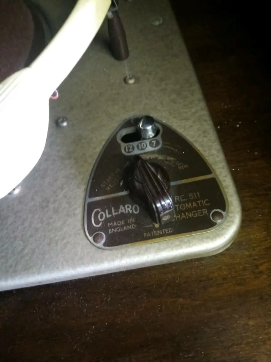 Record player - Image 1