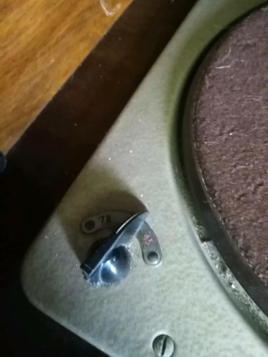 Record player - Image 2