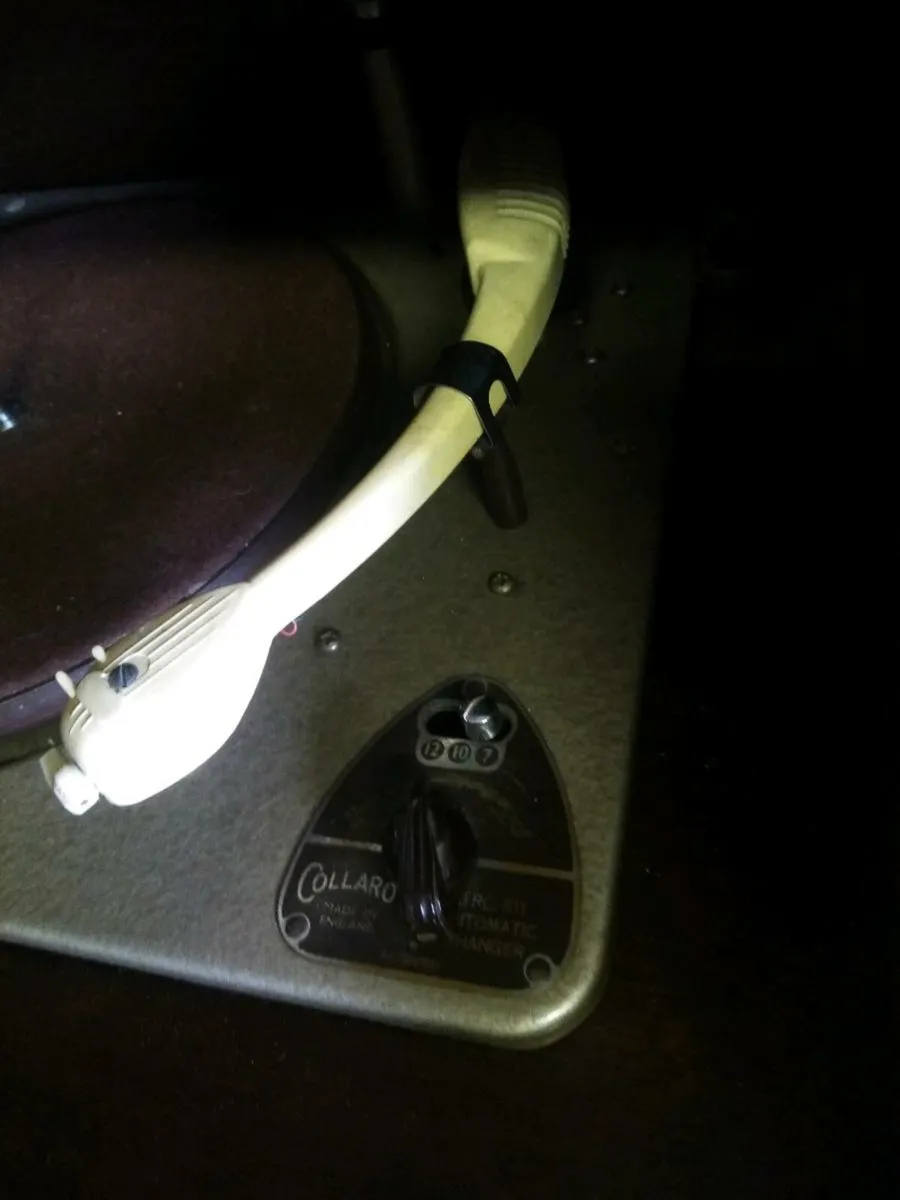 Record player - Image 4