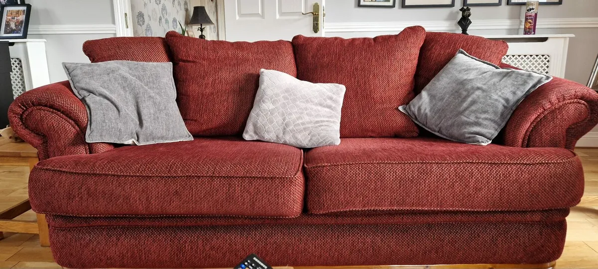 3 Piece Suite - Image 3