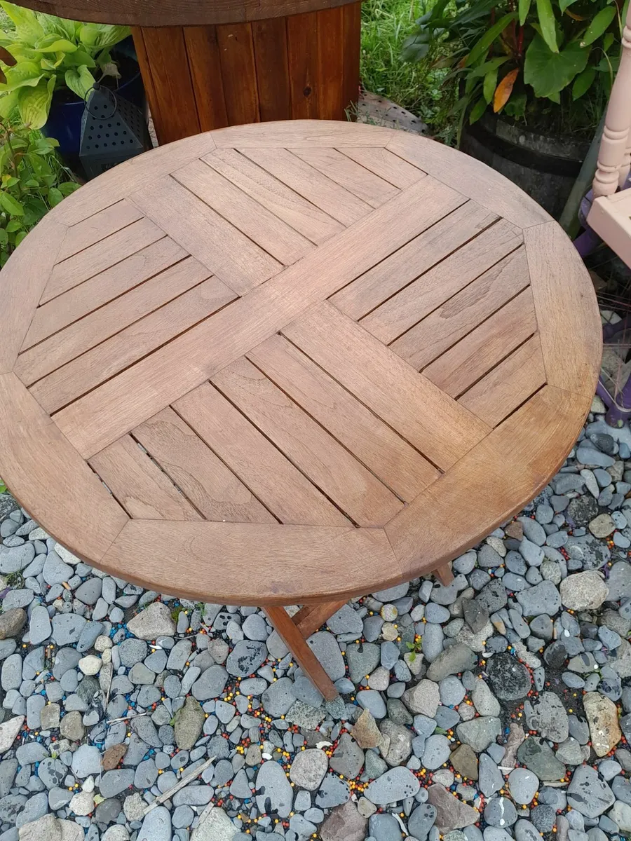 patio table - Image 2