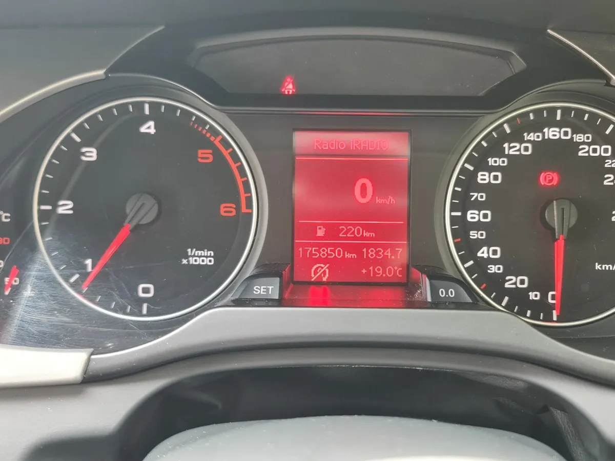 Audi A4 S-Line 2.0 tdi - Image 3