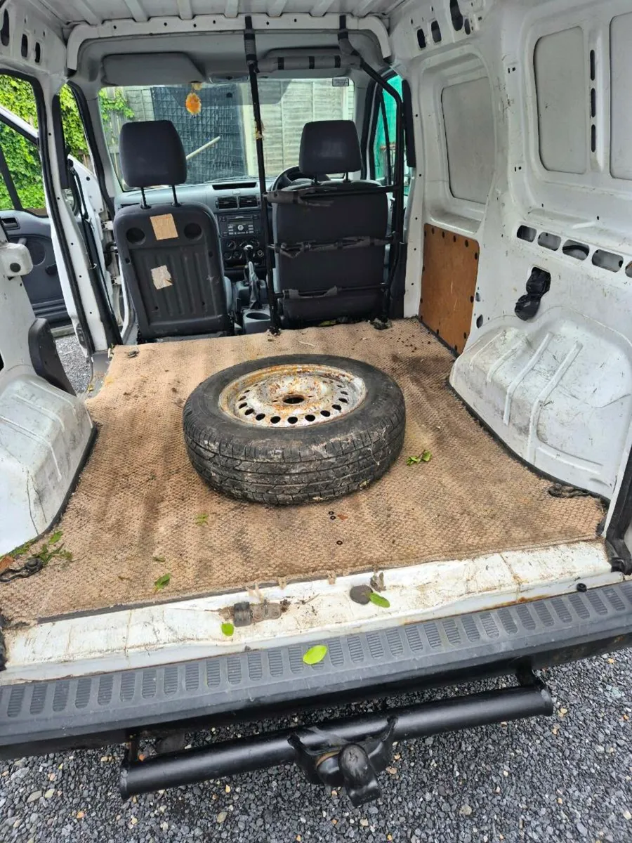 Van - Image 4