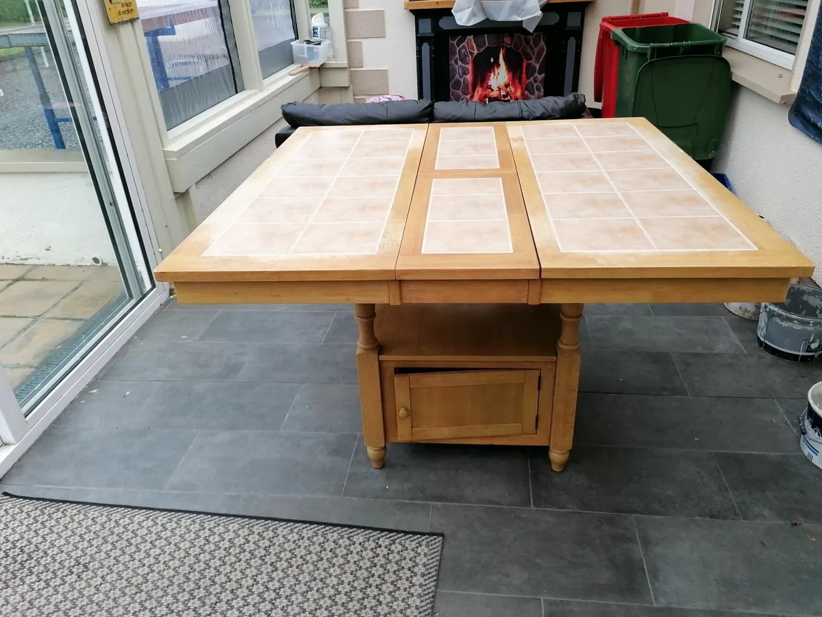 Island Table - Image 3