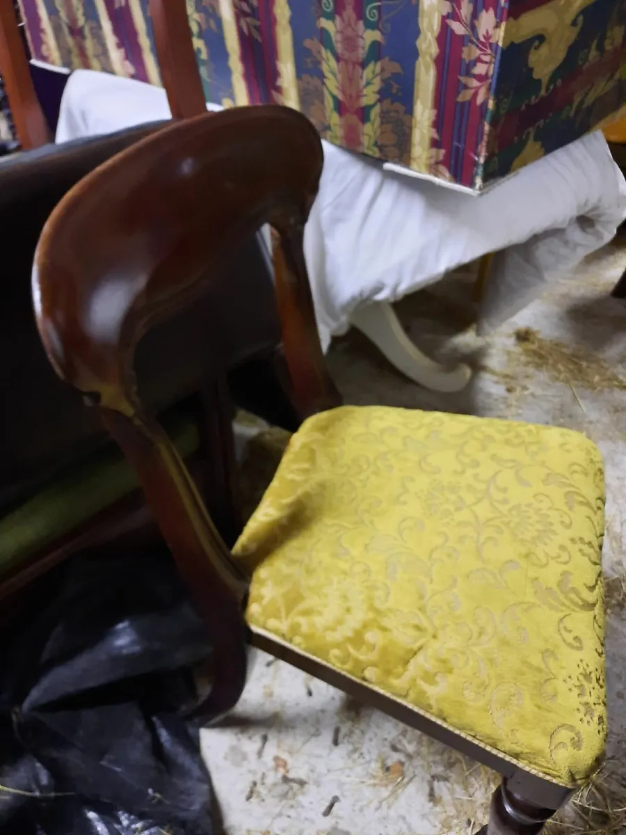 Antique chair - Image 1
