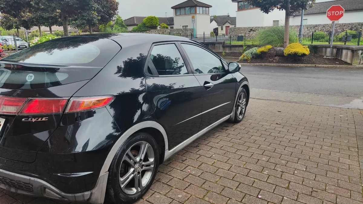 Honda Civic 2007 - Image 2