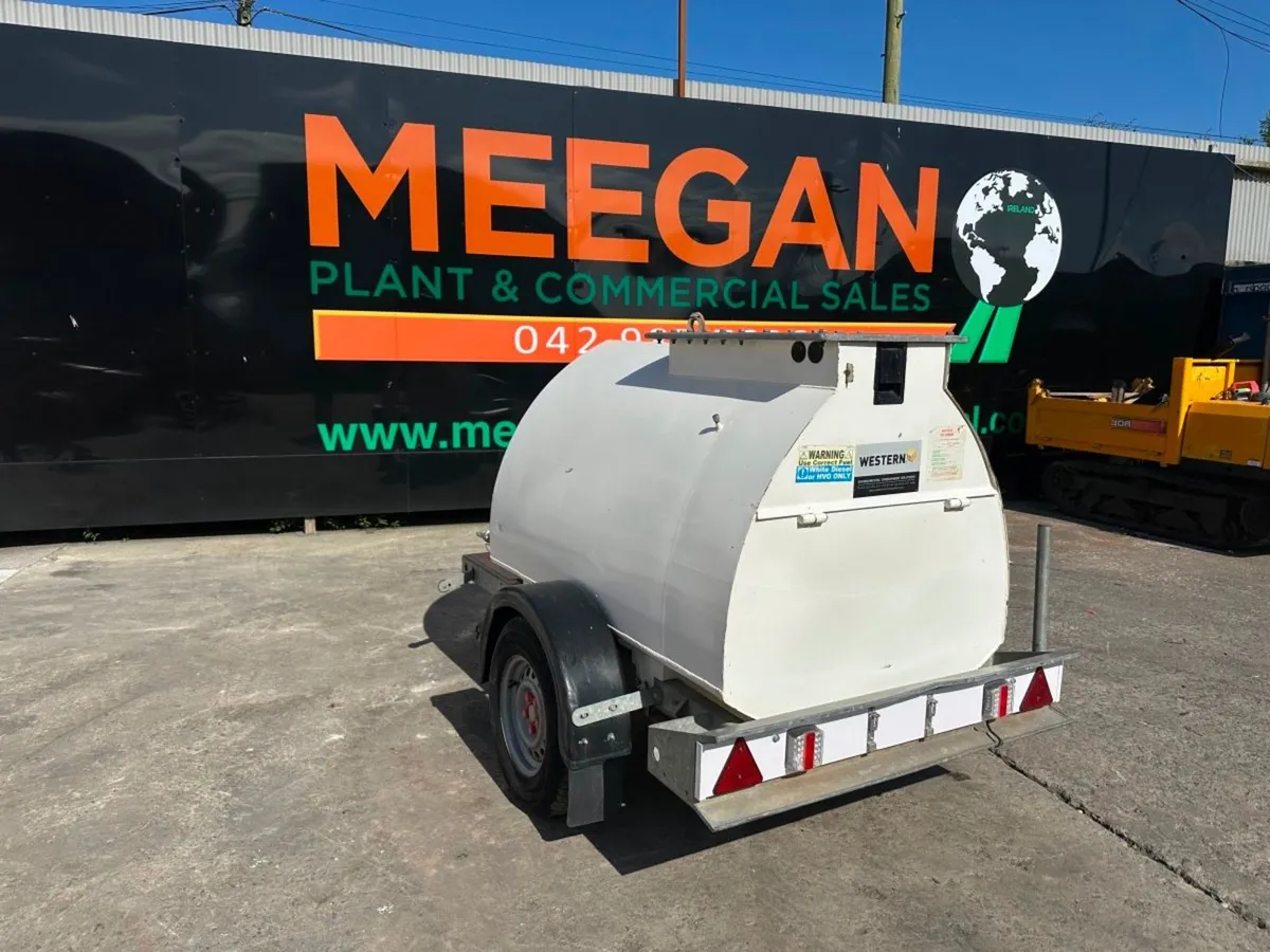 Western fuel bowser - Image 1