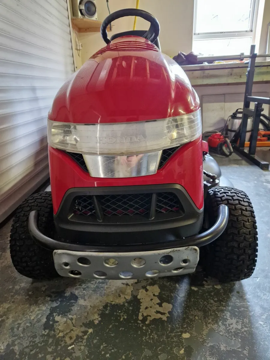 Honda ride on lawnmower - Image 2