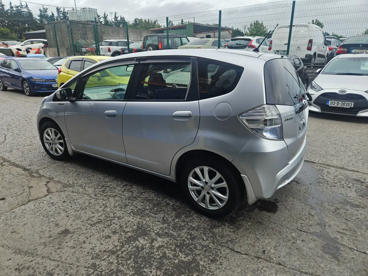 2012 Honda Fit Hybrid Automatic - Image 4