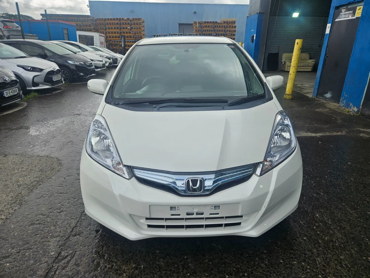 2012 Honda Fit 1.3 Automatic Hybrid - Image 2