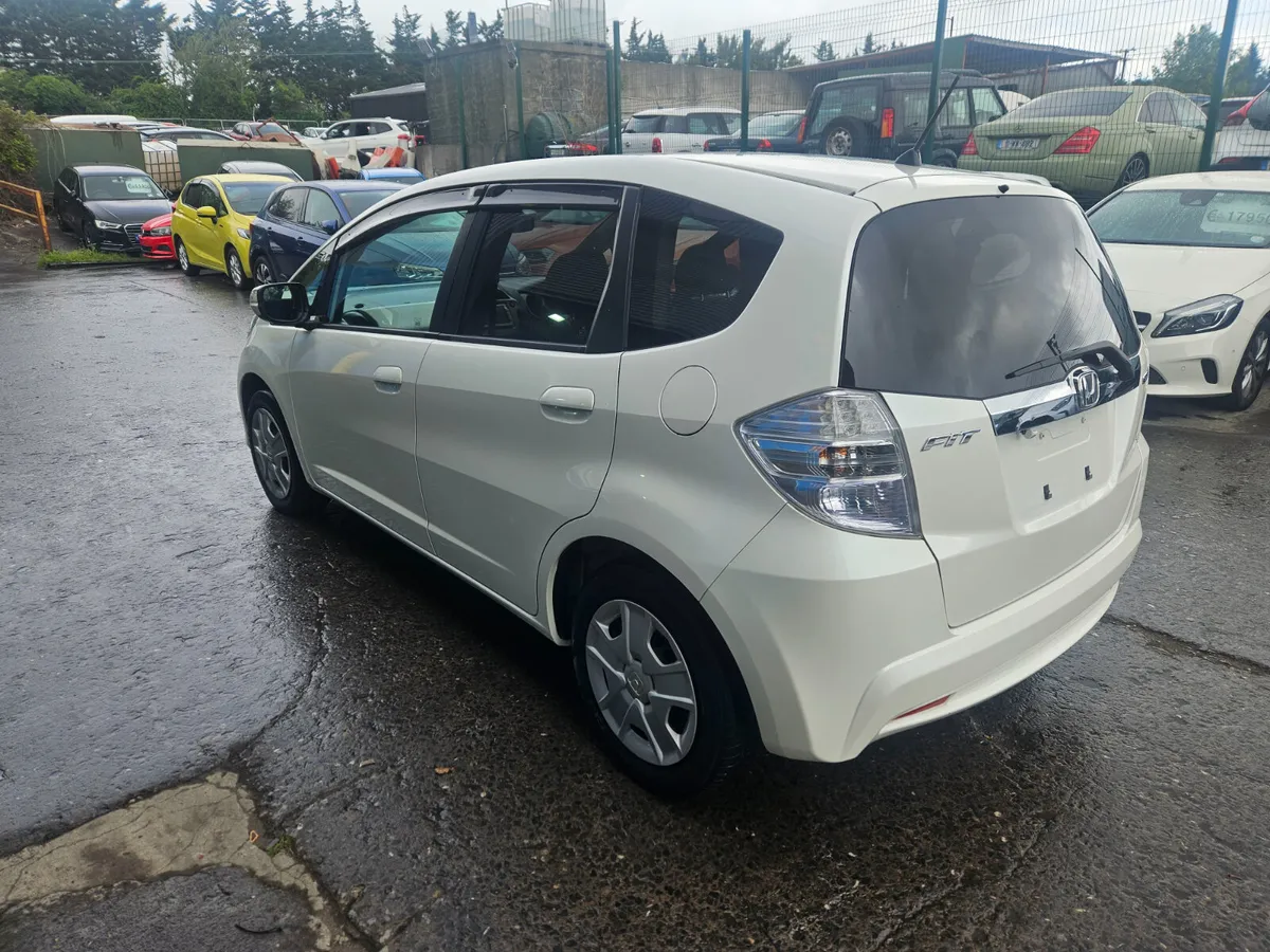 2012 Honda Fit 1.3 Automatic Hybrid - Image 4