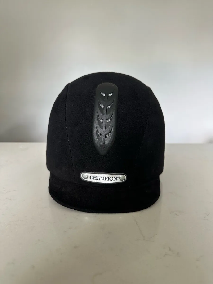 Horse riding helmet - Image 1