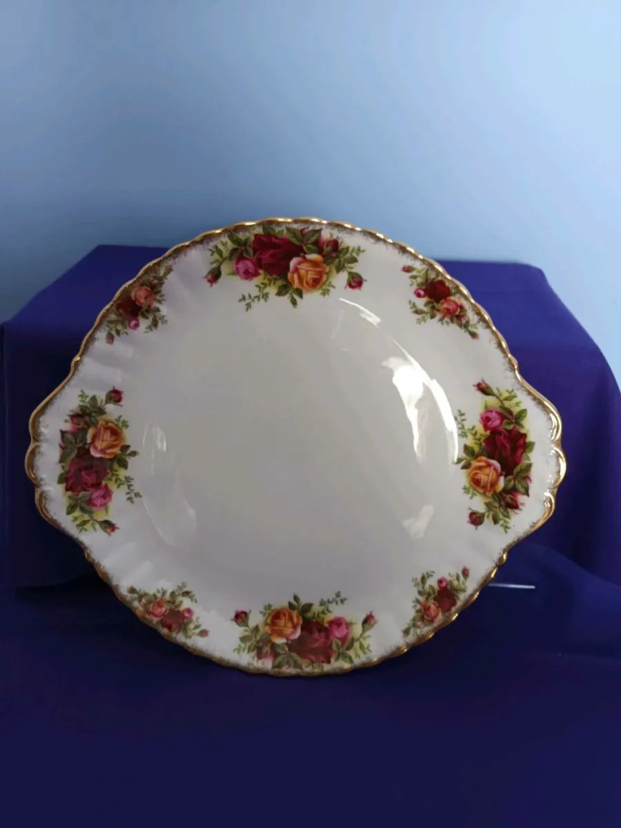 ROYAL ALBERT  "COUNTRY ROSE'S " CAKE PLATE - Image 1