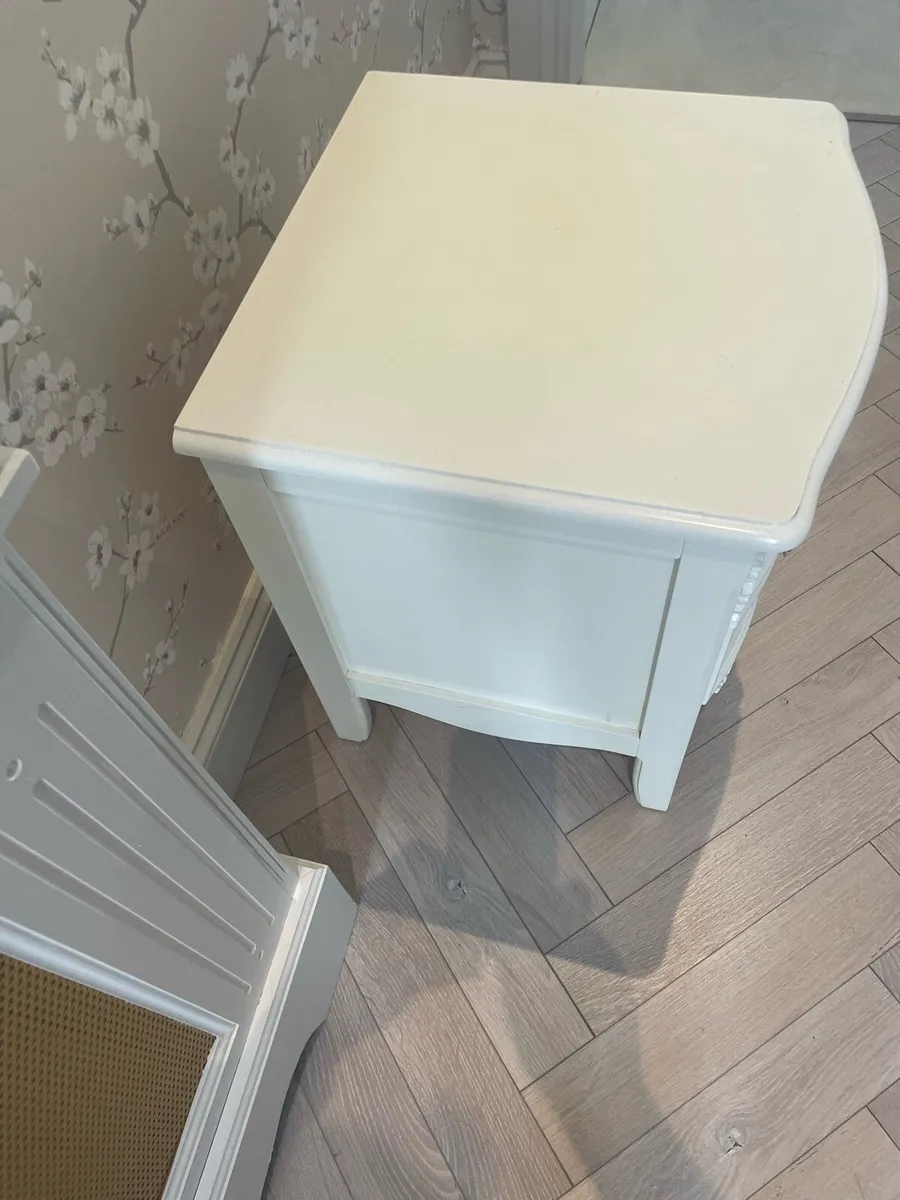 1 Bedside locker - Image 4