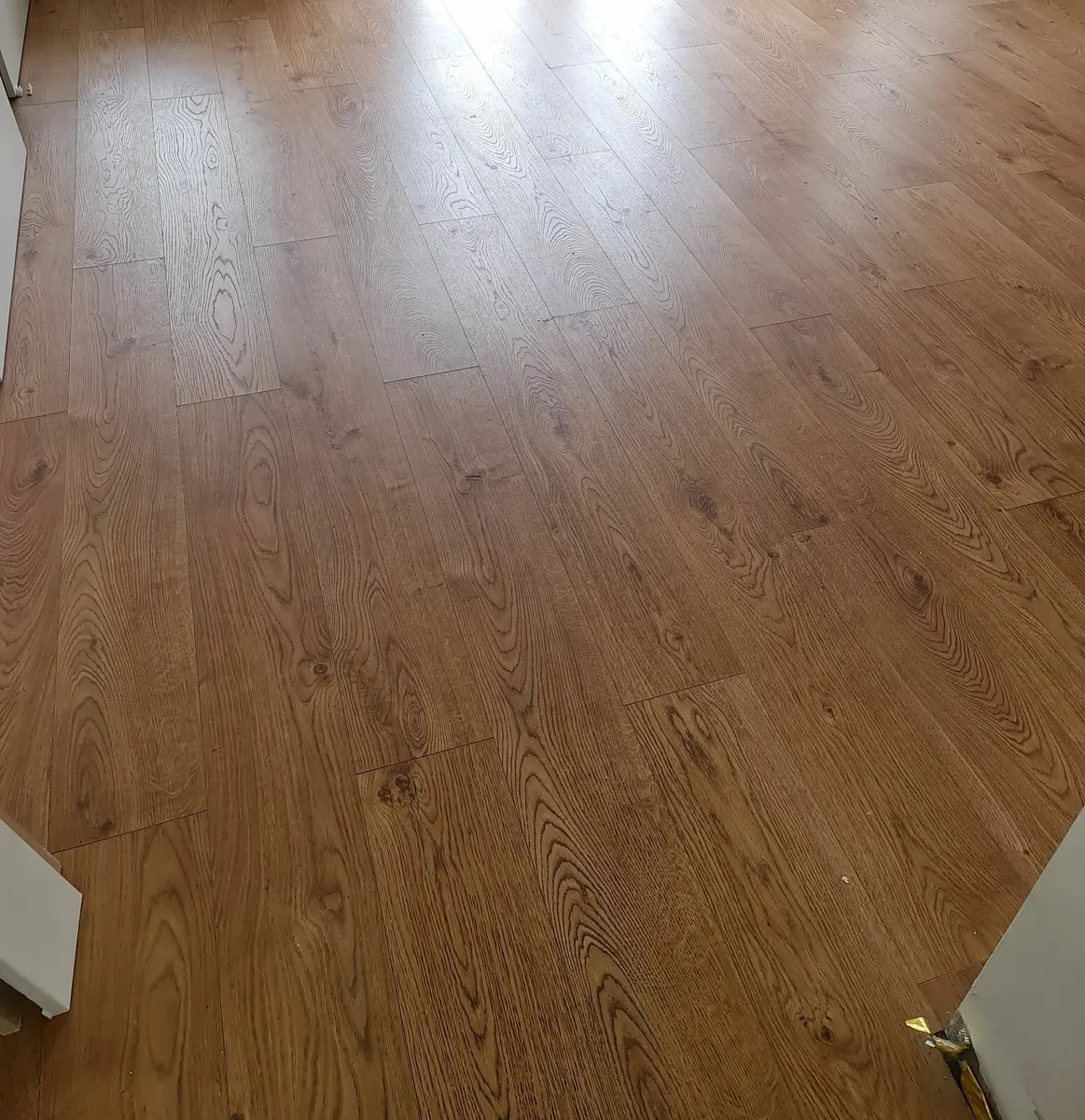 Wood laminate floor AC4 - Image 1