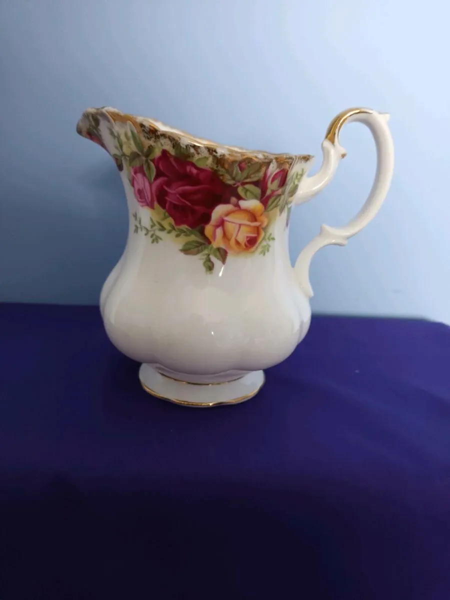 ROYAL ALBERT CHINA  "COUNTRY ROSE'S " MILK JUG - Image 1