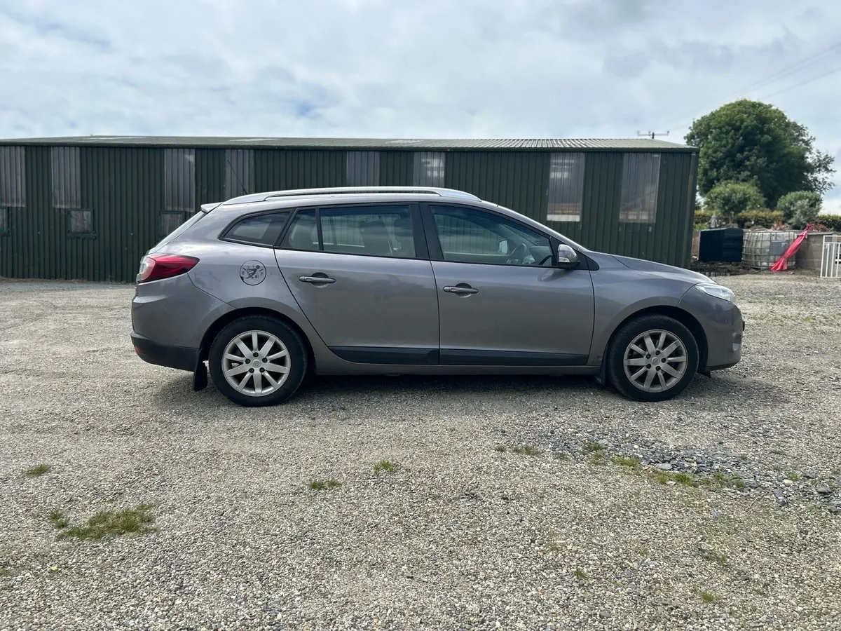 2012 Renault grande Megan - Image 2