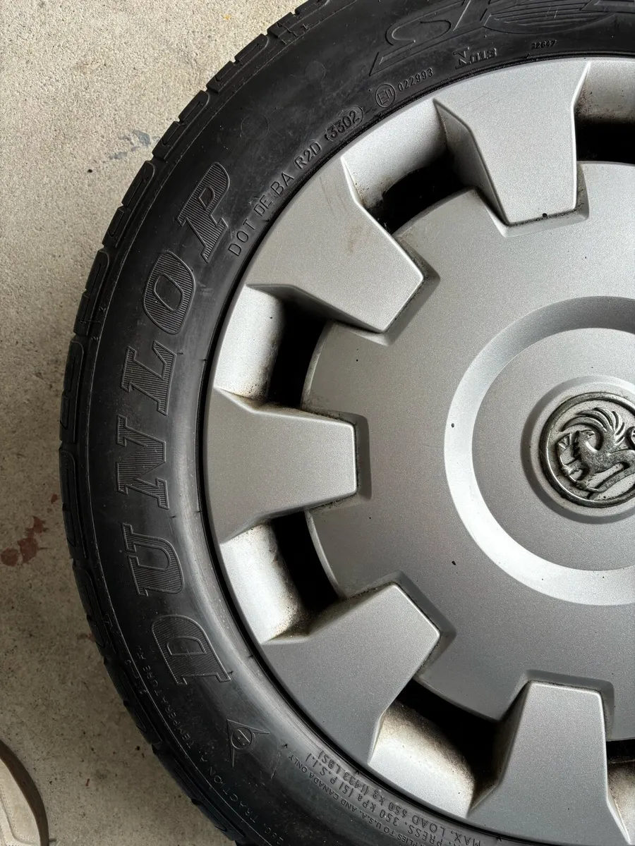 Dunlop SP Sport 3000 Tyre - Image 2
