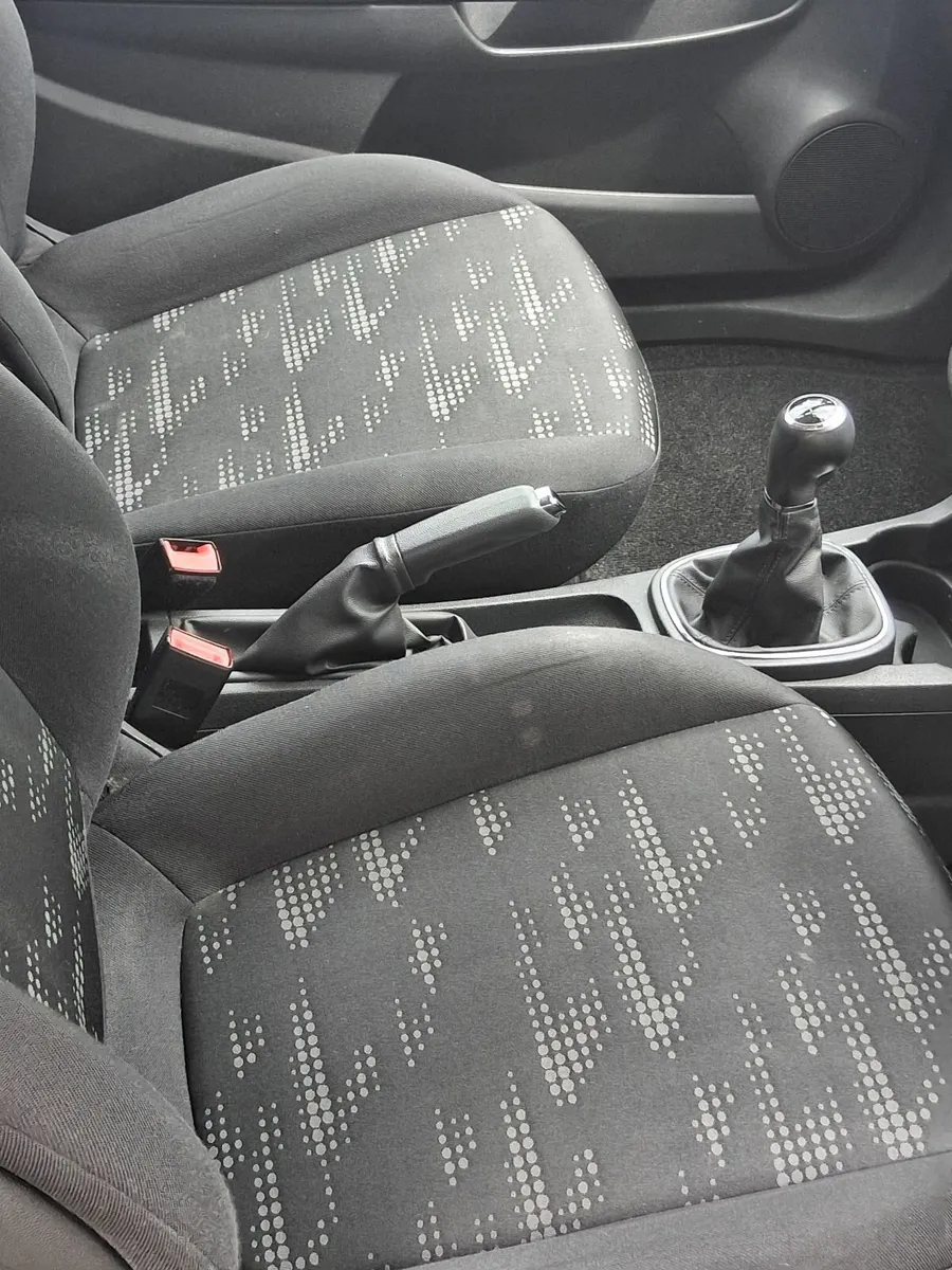 Opel Corsa 2012 - Image 2