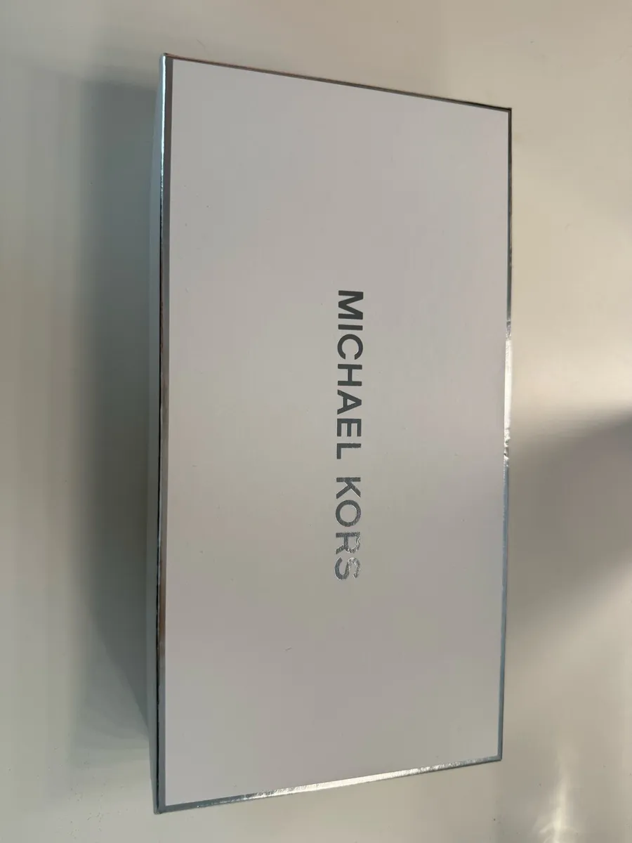 Michael Kors Wallet - Image 1